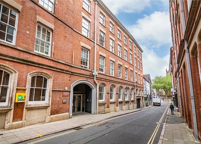 Urban Elegance - 1-2 Bed Luxury City Retreat