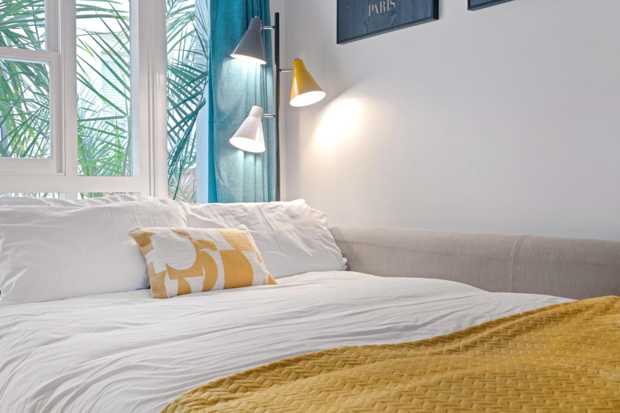 Urban Elegance - 1-2 Bed Luxury Retreat